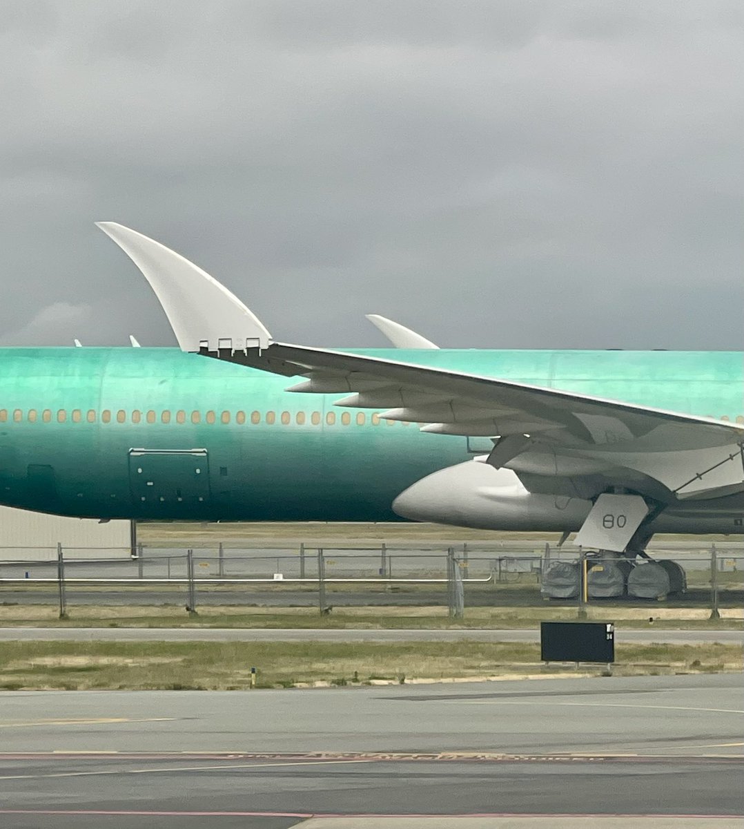 CaptainLaura1's tweet photo. Brand new Boeing 777X’s at Payne Field, Everett WA 🤩 Check out those fold-up wing tips 😲

I’m ready to fly! Who’s with me?! ✈️

#FlyWithMe #CaptainLaura https://t.co/jnXISjGaQM