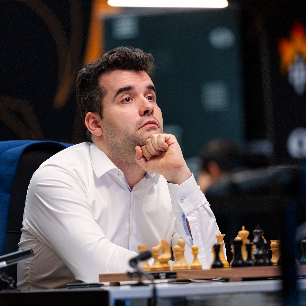 ChesscomAR's tweet photo. الترتيب بعد الجولة الثانية عشر:
1. نيبو (7.5/12)
2. جوكيش (7.5/12)
3. ناكامورا (7.5/12)
4. كاروانا (7/12)
5. براغ (6/12)
6. فيديت (5/12)
7. علي رضا (4.5/12)
8. عباسوف (3/12) https://t.co/EtvKcqaTei