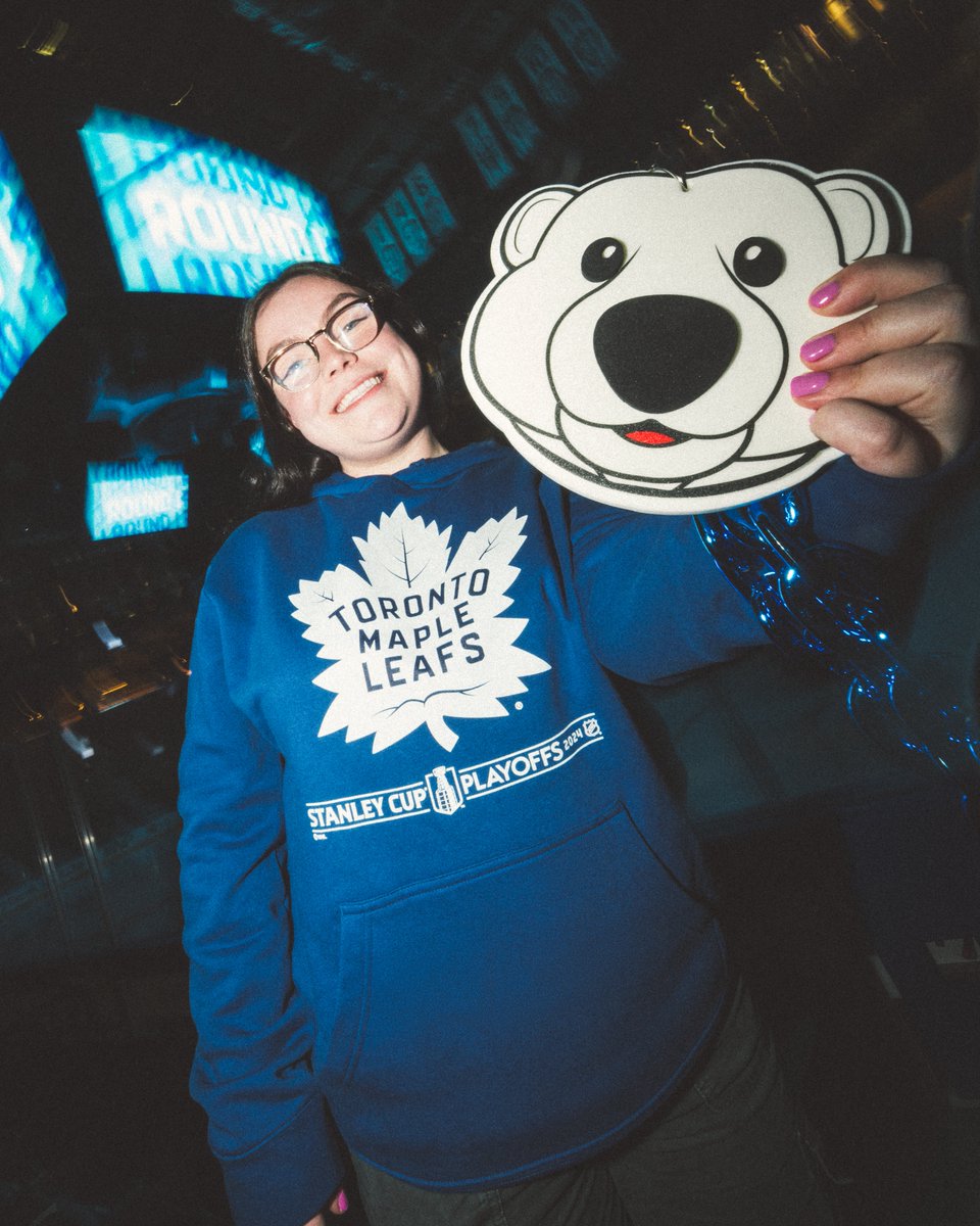 ShopRSApparel's tweet photo. WHO’S READY?! LEAFS NATION, STAND UPPPP 🗣️
#RSAFam make sure to tag or DM us in your @MapleLeafs gear for a chance to get featured/come shop with us for all your fan merch M-Sat, 10 am-5 pm, and at the tailgate in the Square if you have a wristband!
https://t.co/MGPxwKfeVn https://t.co/FkMcMGuVma