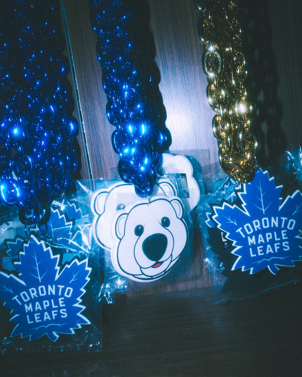 ShopRSApparel's tweet photo. WHO’S READY?! LEAFS NATION, STAND UPPPP 🗣️
#RSAFam make sure to tag or DM us in your @MapleLeafs gear for a chance to get featured/come shop with us for all your fan merch M-Sat, 10 am-5 pm, and at the tailgate in the Square if you have a wristband!
https://t.co/MGPxwKfeVn https://t.co/FkMcMGuVma