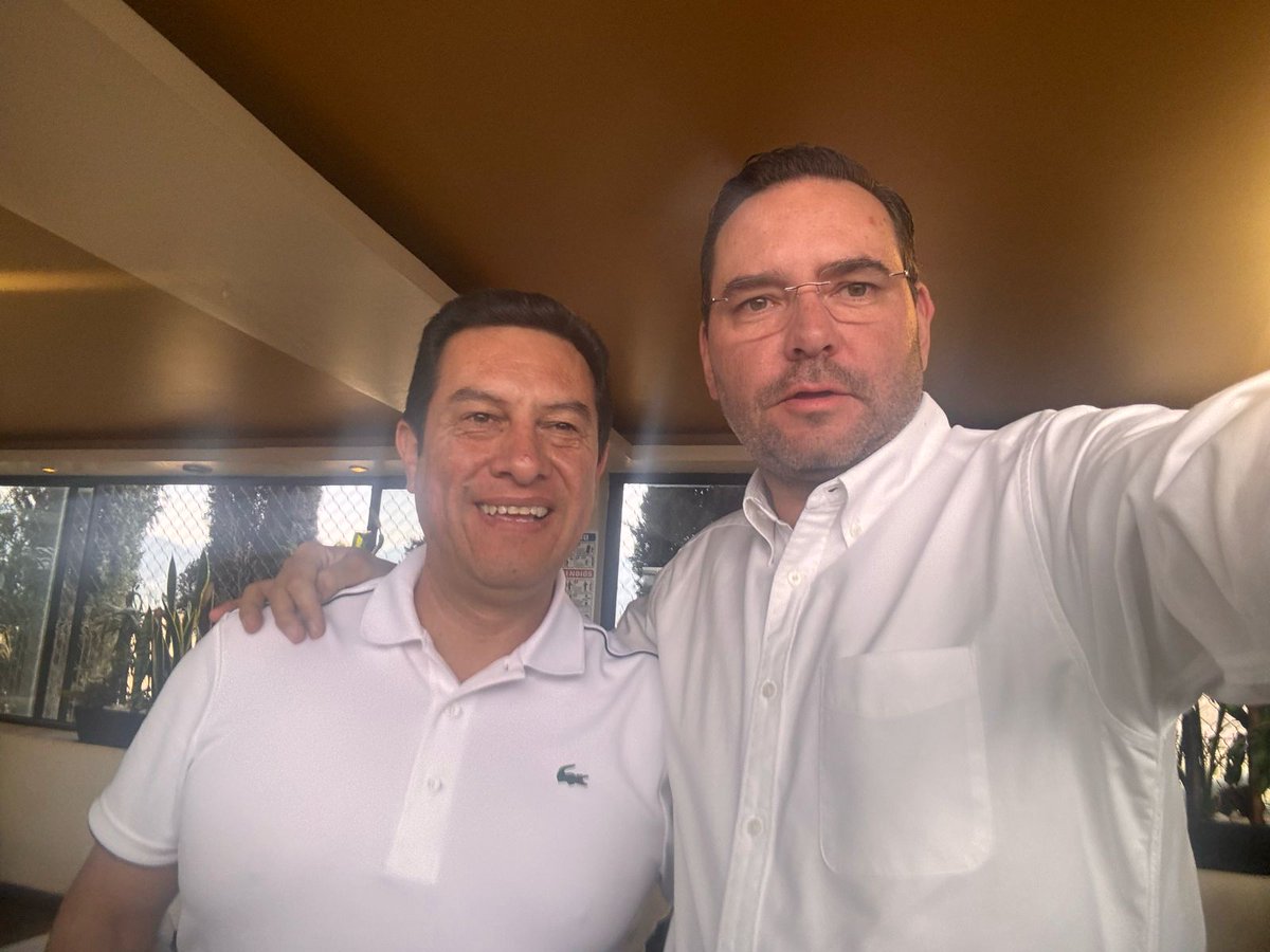 Un gusto saludar a mi amigo Vicente Anaya con quien platicamos sobre las necesidades y problemas de #Acolman. #AlexFedezCam