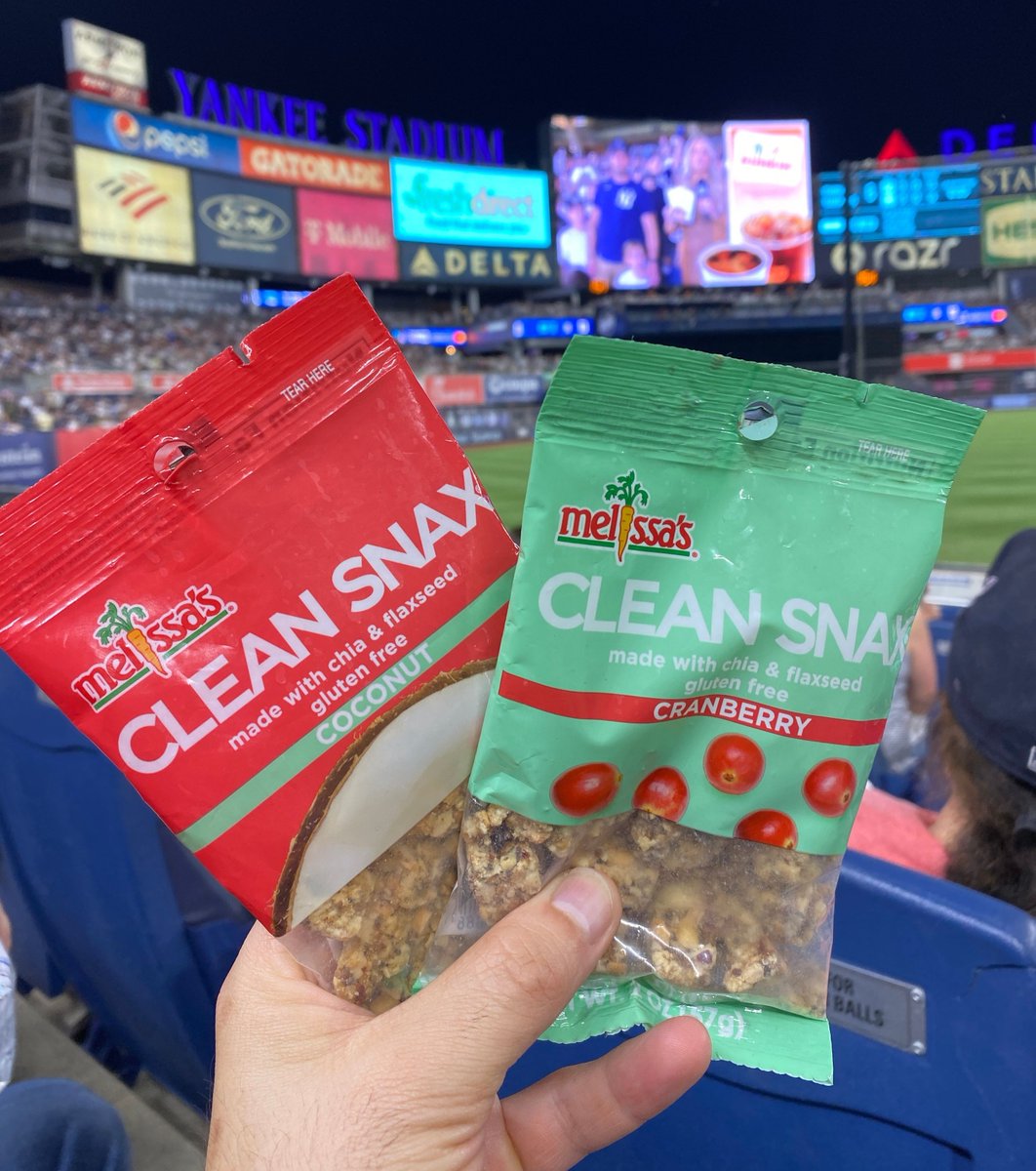 #CleanSnax 🤝 @Yankees baseball

What more could you want from a Friday night at @YankeeStadium!?

#MelissasProduce #HealthyOptions #StadiumFood #RepBX