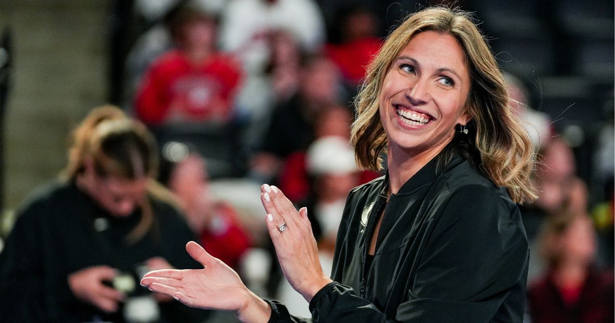 Leadership change for #UGA gymnastics coming... After eight seasons at the helm, Courtney Kupets Carter is out as Georgia's head coach. More: on3.com/teams/georgia-…
