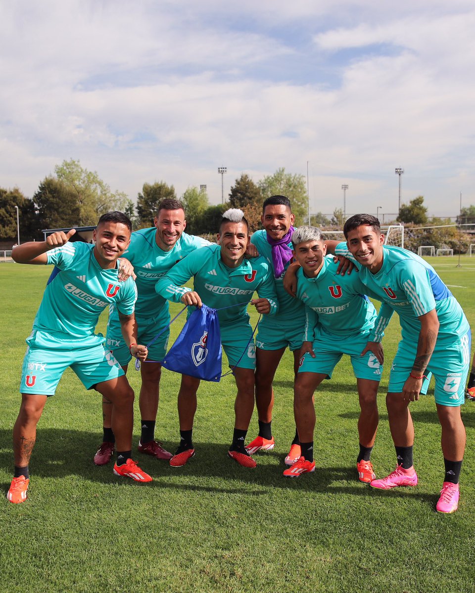 El entrenamiento de hoy comenzó con voleyfútbol para entrar en calor 🔥 📸 Acá los ganadores 👇🏼🥵🥇