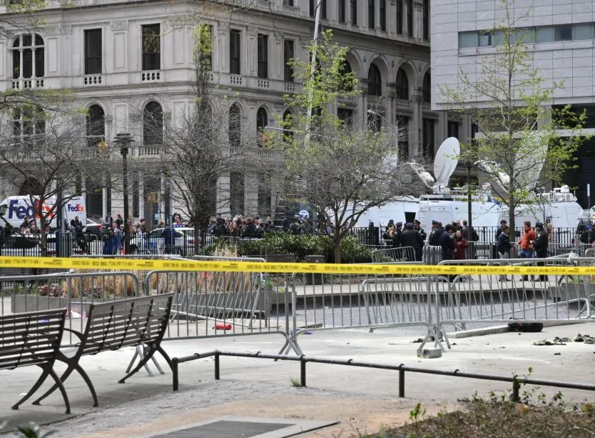 A man has set himself on fire outside of the #Manhattan courthouse where former United States President #DonaldTrump is currently standing trial on criminal charges of falsifying business records, authorities said. #PoliticalUprising