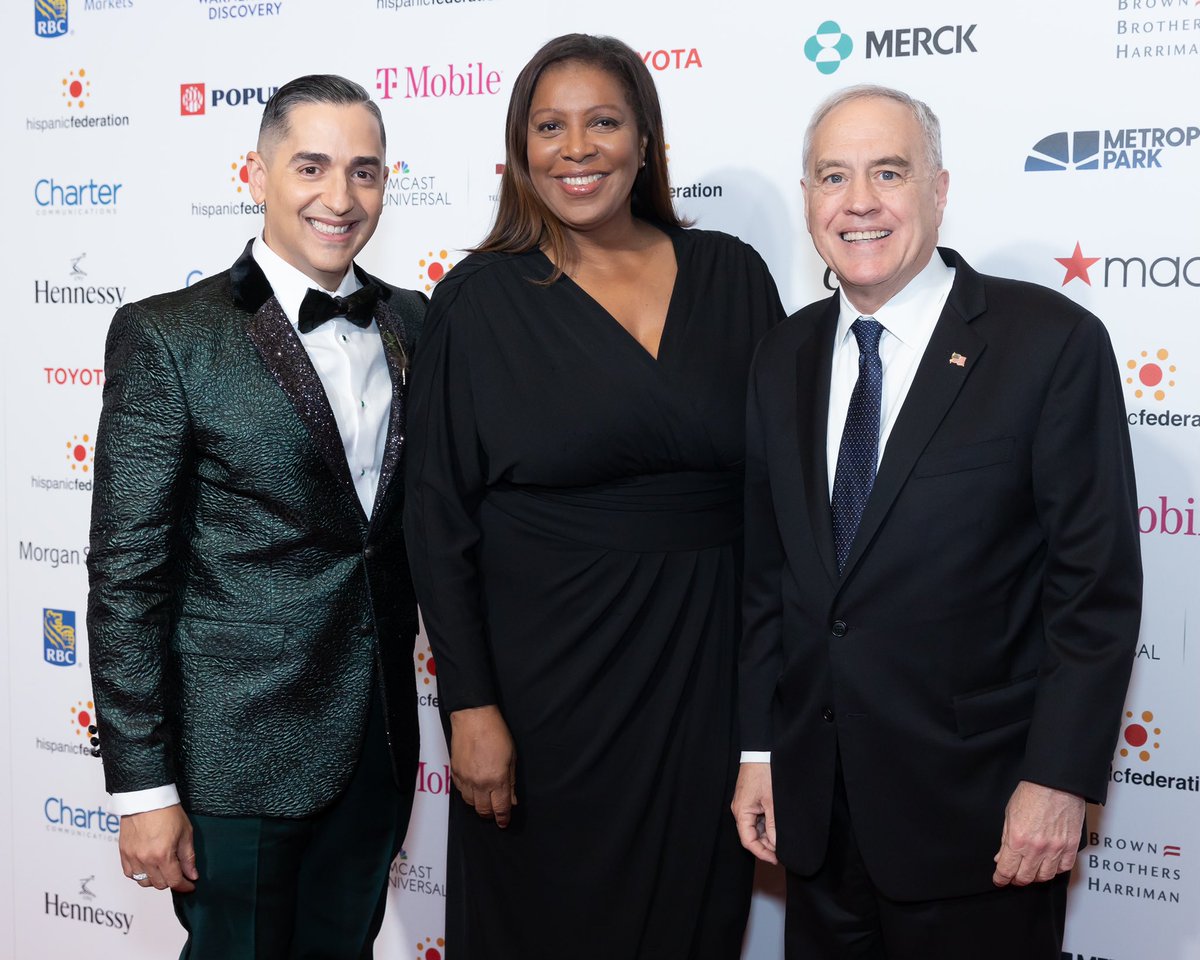 For years, @HispanicFed has supported Hispanic communities in New York and across the country. I was proud to attend its annual gala last night to celebrate @HispanicFed and everything it's done.