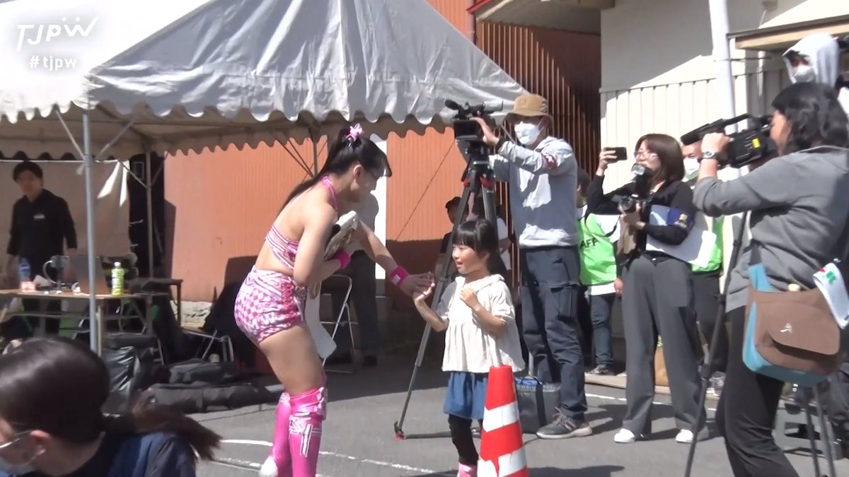 Miu Watanabe is for the kids 💜🎀👶
#tjpw 
#wrestleUNIVERSE 
#渡辺未詩