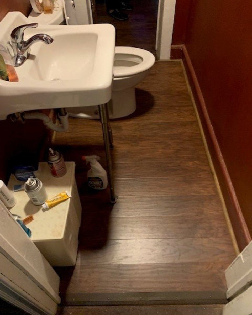 Between faulty flooring and worn-out entryways, this city client was finding her place of solace to be a place of hazards. Thanks to AHIP, they're #SafeAtHome once again! 🛠️ 🏡