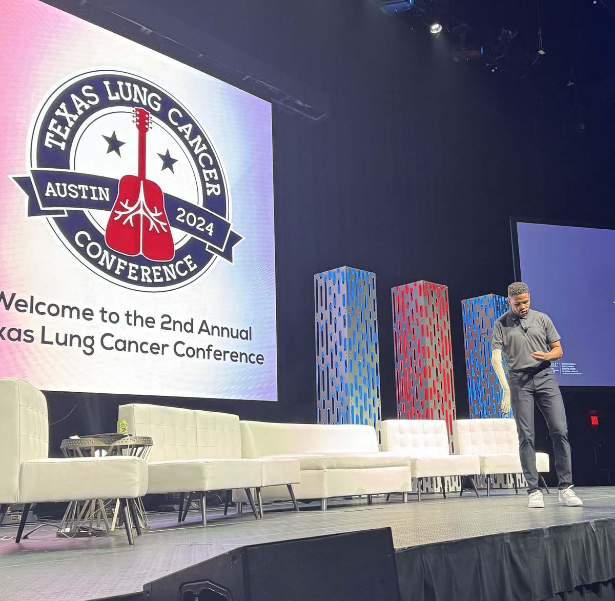 #TexasLung24 Powerful Keynote address by ⁦@inkyjohnson⁩ on overcoming adversity, resilience, empowering others and the power of #mindset. #inspired #lcsm