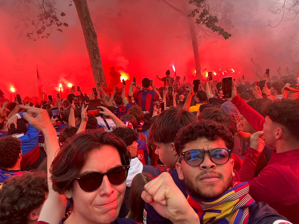 L_Consuegra08's tweet photo. Bueno luego de intento de suicidio colectivo. Un día de partit 💙❤️ https://t.co/ZehRShYrEE