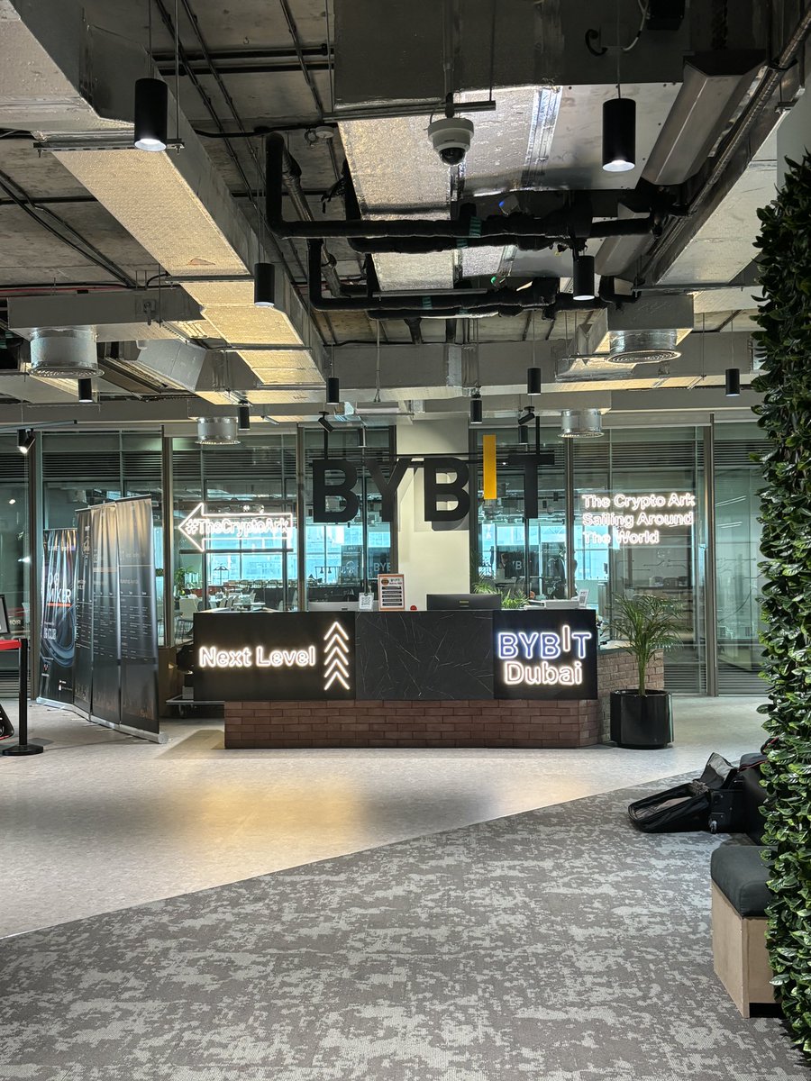 Best hotspot dinner in <a href="/Bybit_Official/">Bybit</a> Dubai office with <a href="/calilyliu/">Lily Liu</a>,  COO of Bybit, <a href="/0xSpike18/">Emily 🫡 🏴‍☠️🟥🟨🟦</a>, and my Bybit alumni &amp; Solana MCM fellows 😍🍲