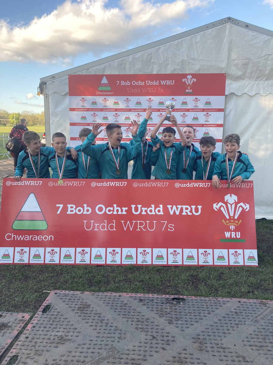 Canlyniadau plât a bowlen Bechgyn Bl.7 #UrddWRU7👀 Boys year 7 #UrddWRU7 plate and bowl results👀 Plât: 🥇@CowbridgeCompPE 🥈Bro Morgannwg Bowlan: 🥇@BroEdern 🥈Llantwit Major Da iawn pawb!👏