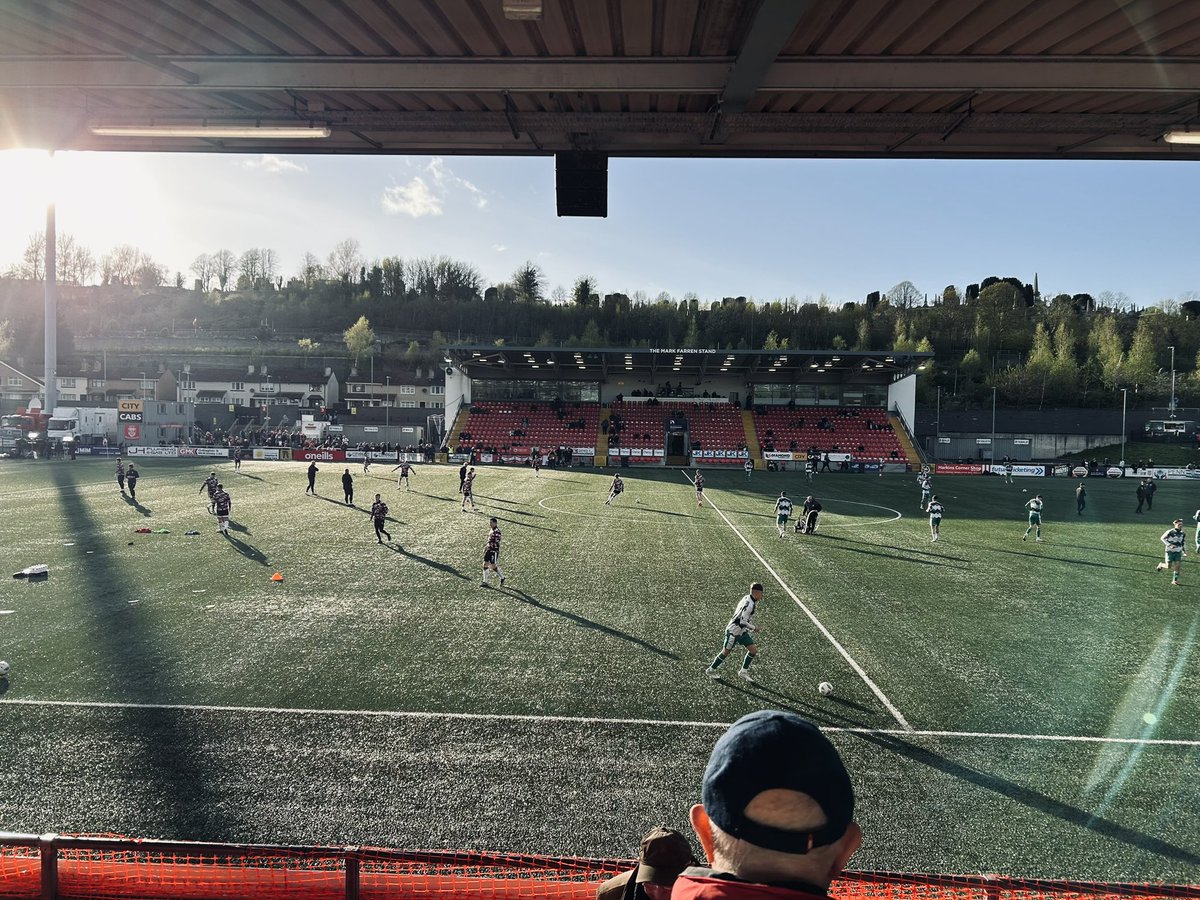 The sun is out in Derry. Feels like City really need to kickstart their season tonight and capitalise on Rovers being down so many big names - Hoban and Gaffney return to the respective benches