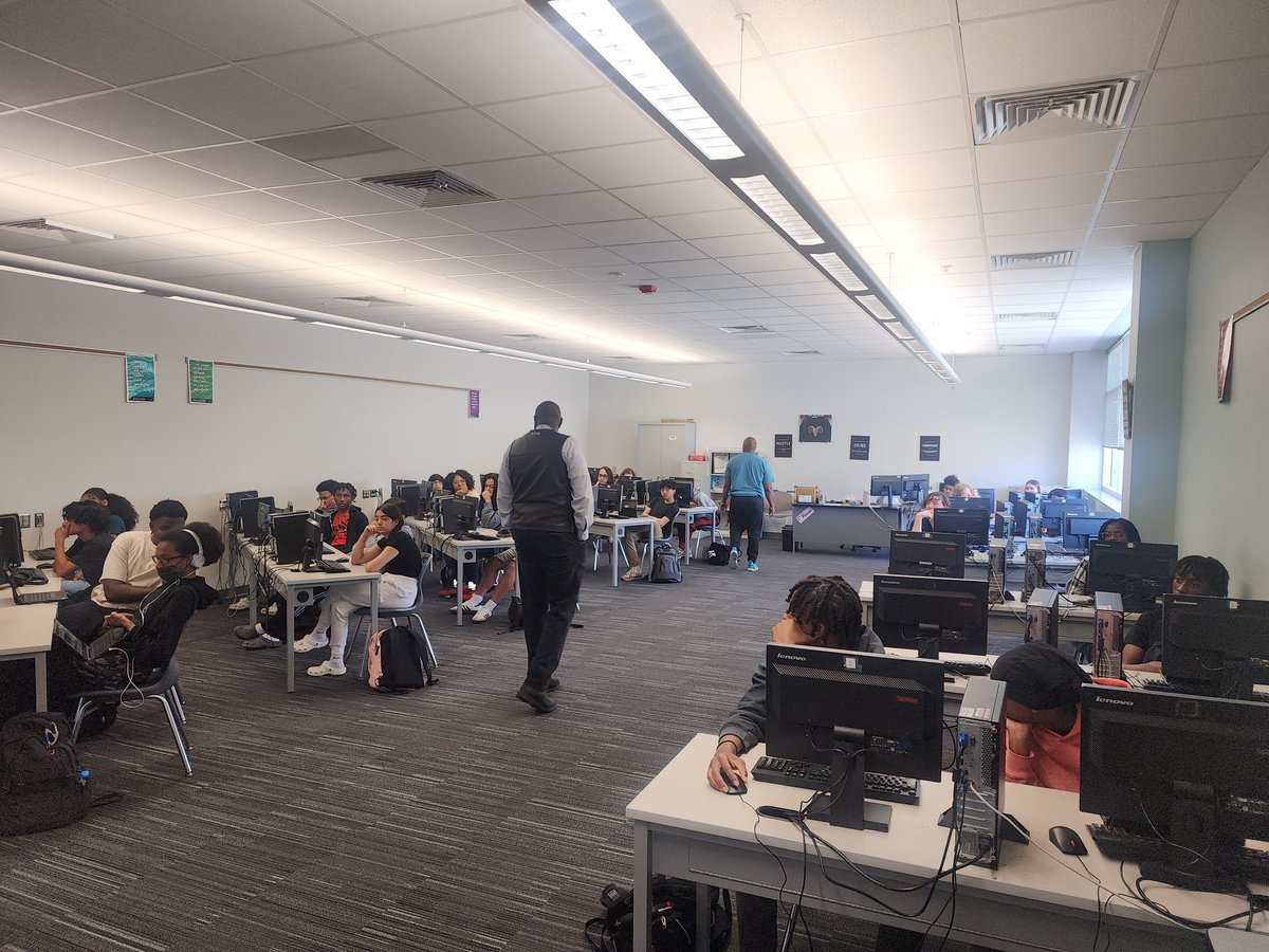 SpcTkey's tweet photo. Special Superior Court Judge Croom discusses how the law progresses through history, protecting your "Intellectual Property" and to "Dream Big".  Thank you for visiting us at Rolesville High School.
 #RHS @CraigCroom @Phelan_Perry https://t.co/WPU3nm9iq8