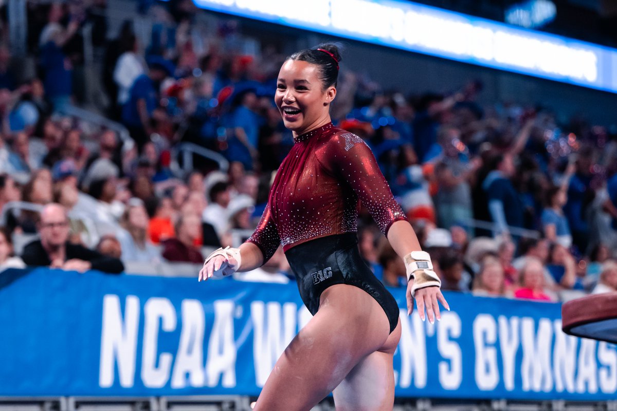 We want to take a moment to congratulate & recognize the incredible individuals who rotated with us last night! 👏 Vault: 9.875 | @myahooten__ Bars: 9.6625 | @maratitarsolej Beam: 9.95 | @selena_harriss Floor: 9.95 | @RaenaWorley