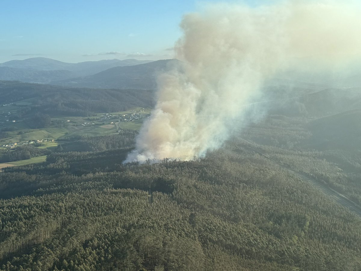 Sobrevoando incendio en Barreiros