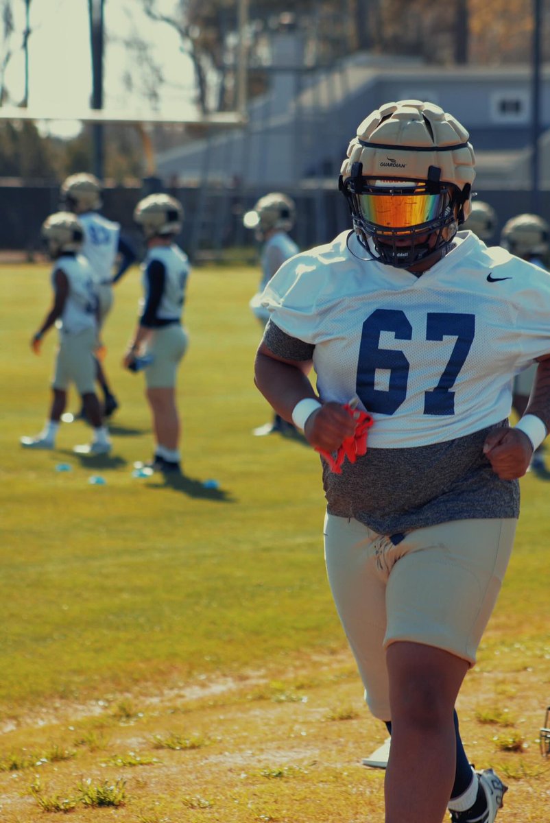 8J2ezy's tweet photo. Springball✅ https://t.co/dewJ8F1akU
