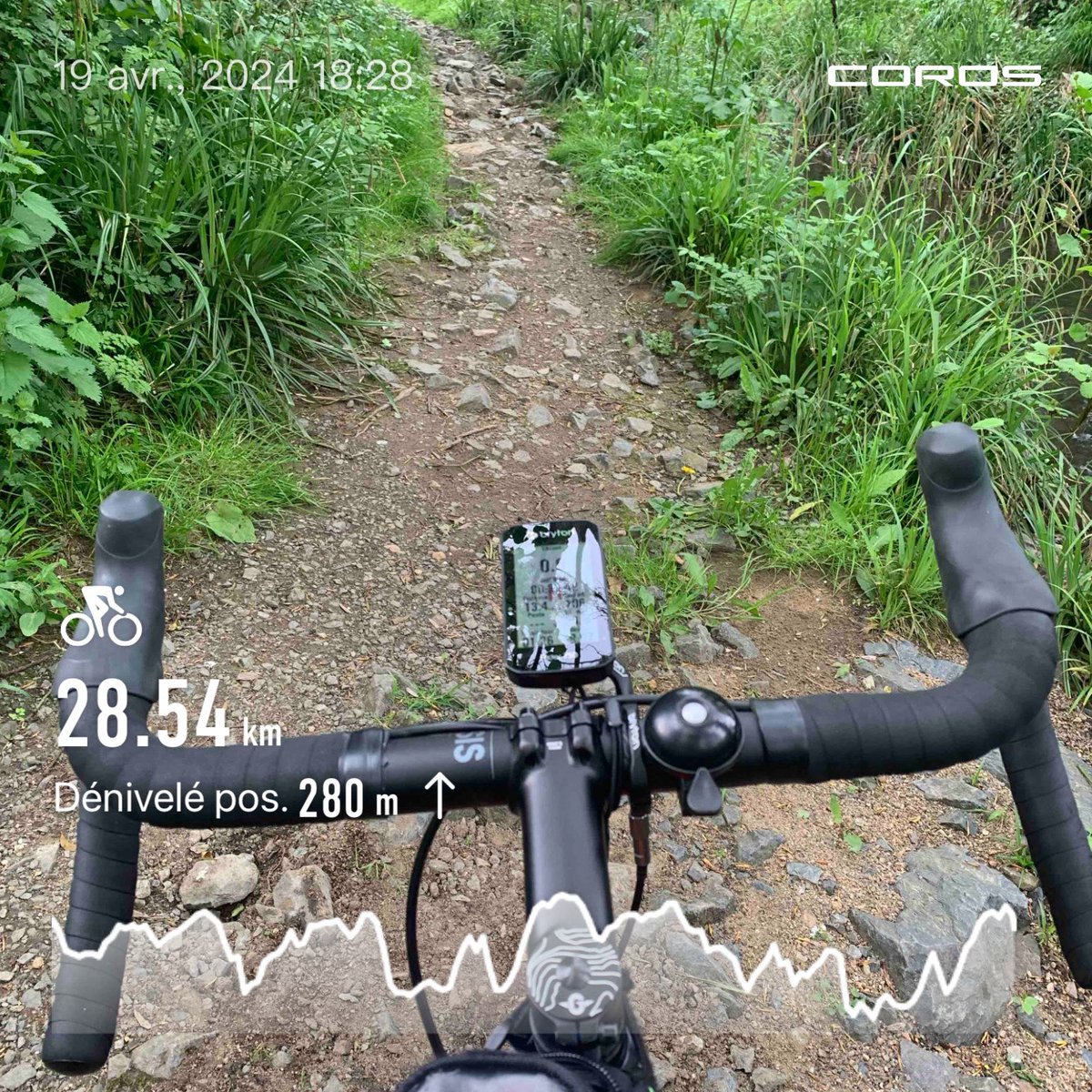 DaddyKLO's tweet photo. Petite sortie Gravel pour décompresser 😌 en attendant de pouvoir de nouveau courir sans douleurs #WhyWeRoll https://t.co/vtrLj8rk9u
