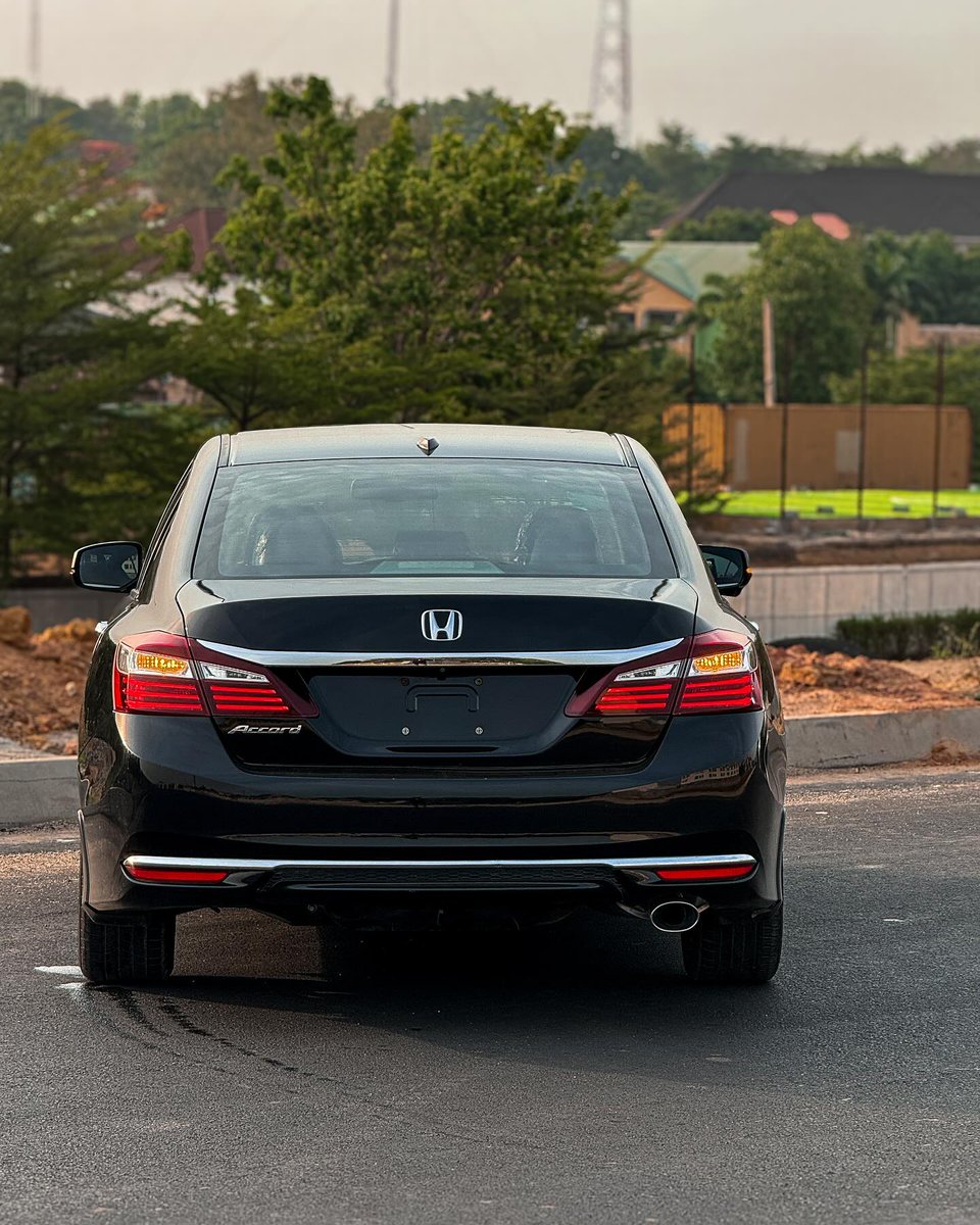 2016 Honda Accord Exl •2.4L Inline 4 • Reverse camera , chilling AC, •clean leather seats , Lane keep assist,bsm Price : ₦ F or Inquiries; 📲 08118170832 💌or kindly send a DM. #AbujaTwitterCommunity