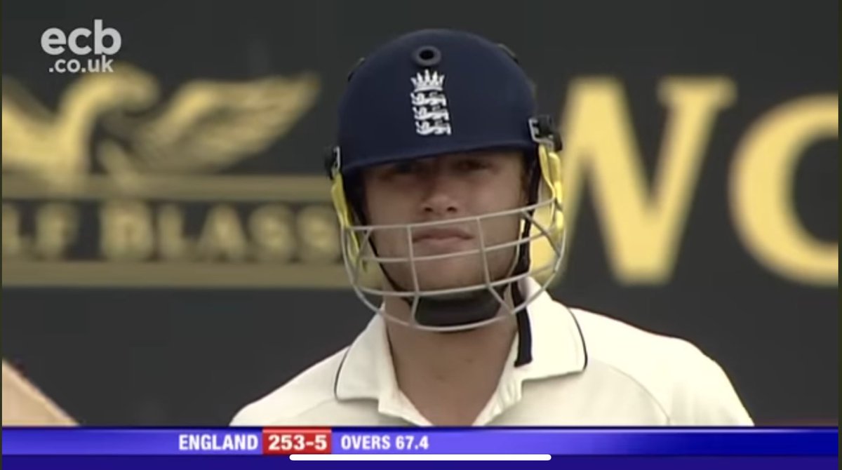 jjam_37's tweet photo. @oliwoodhouse @lancscricket Hope his helmet was slightly wonky after these 6s… https://t.co/Ep1FY8ajAm