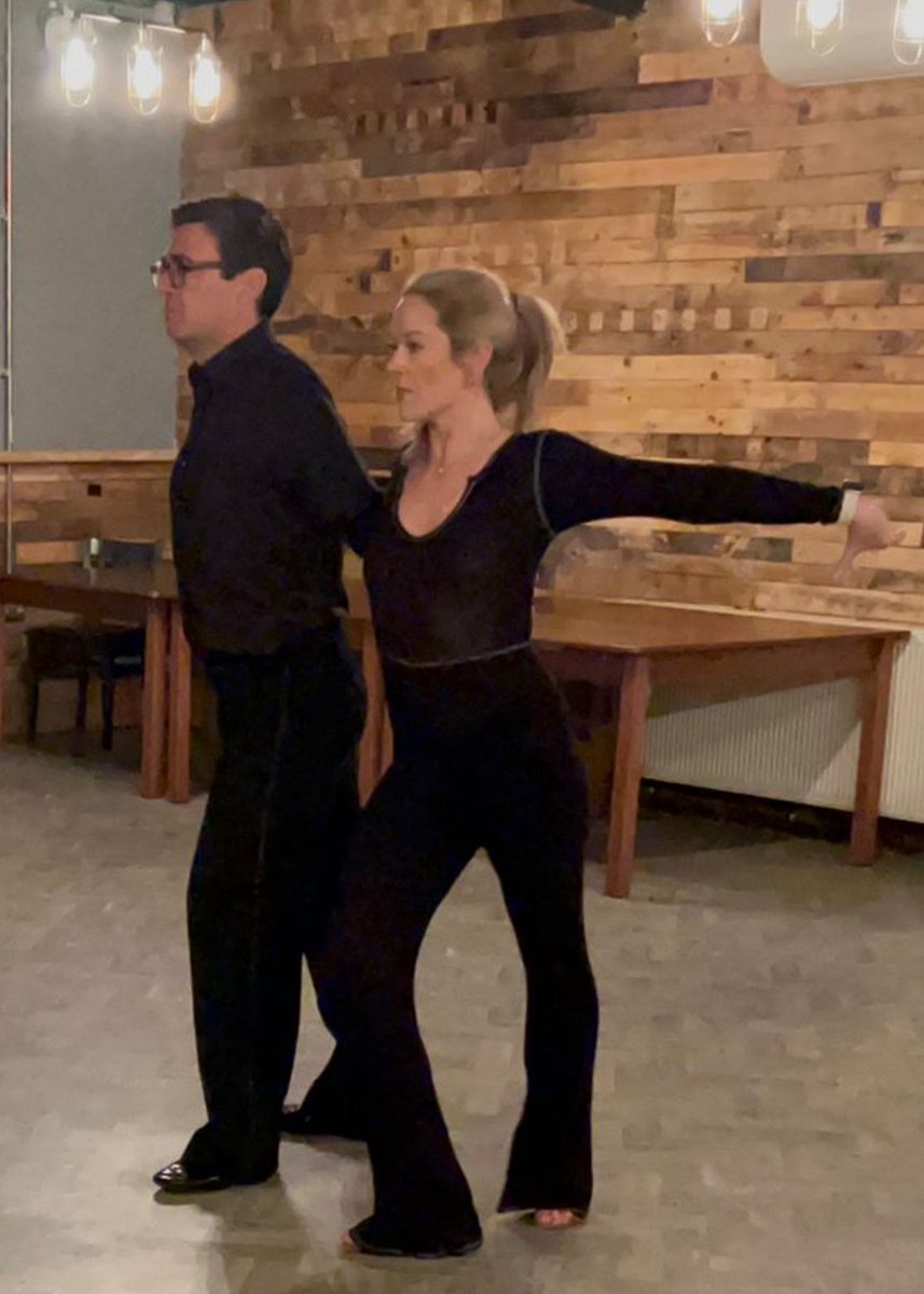 24 hours to go until I step onto the Blackpool ballroom dancefloor 😬…

… for the Mayoral Battle of the Roses against <a href="/TracyBrabin/">Tracy Brabin WY 🌹</a>🌹…

… all in support of the <a href="/Rob7Burrow/">Rob Burrow CBE</a> Centre for MND.🤴🏼

Please make my humiliation worthwhile! donate.giveasyoulive.com/fundraising/ba…

🙏🏻