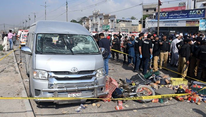 لانڈھی حملے میں استعمال موٹر سائیکل کے حوالے سے تحقیقات میں حیران کن انکشاف جس شہری کے نام پر موٹر سائیکل رجسٹرڈ ہے اسے حراست میں لے لیا گیا: پولیس ذرائع کراچی کے علاقے لانڈھی میں ہونے والے خودکش حملے کی تحقیقات میں حیران کن انکشافات سامنے آئے ہیں۔ ذرائع کے مطابق کراچی کے مختلف…