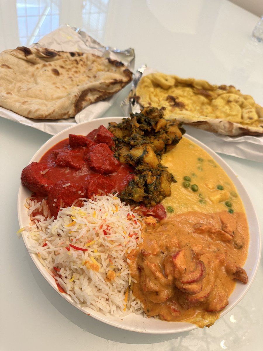 Happy Friday. Been looking forward to my curry takeaway all day! Just got back from graft and buzzing to eat this bad boy. Hope you all had a great day and go smash the weekend. Bosh❤️