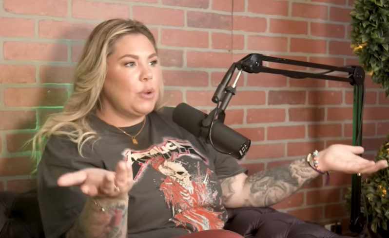 TheAshleysRR's tweet photo. Kail Lowry says she checks the Internet every morning because someone in her life has threatened to "expose" her: "I'm just waiting for it": https://t.co/PImPLHBdup https://t.co/FGbZlCnoYB