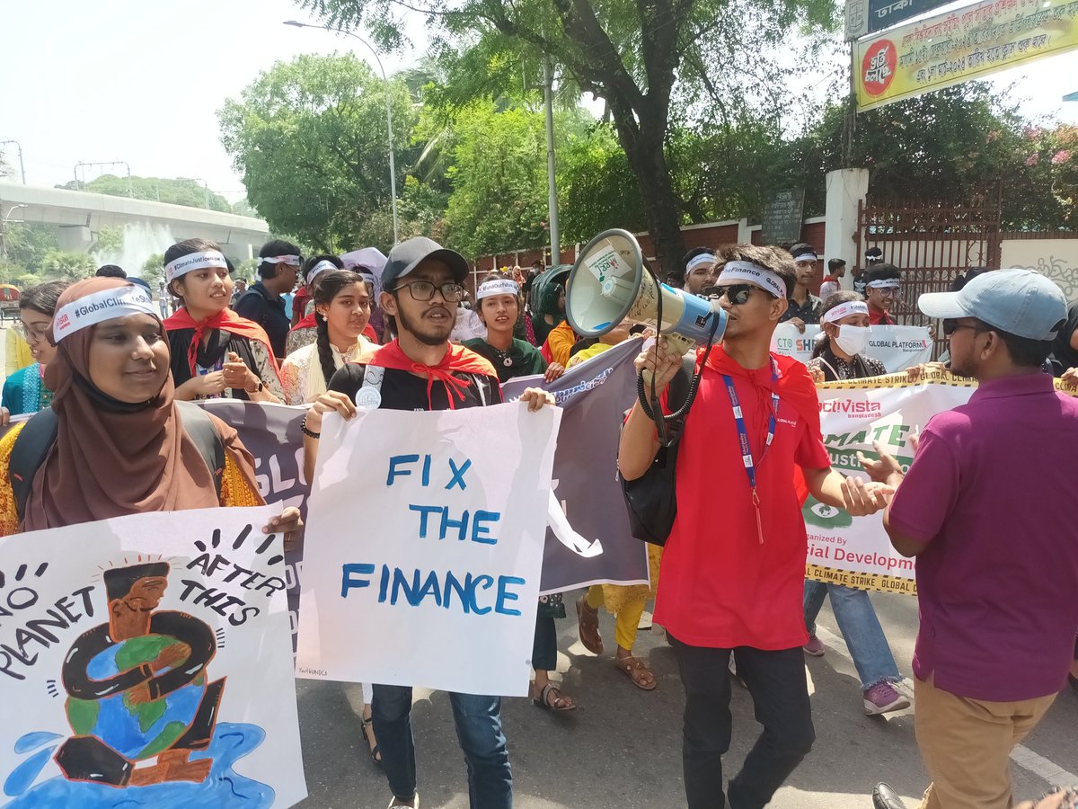 iam_RNN's tweet photo. 📍 Dhaka 🇧🇩
🌍✊ Global Climate Strike 2024✊🌍
Today, young people of Shurjodoy have united to demand urgent action on climate change! 🌿🌊 🥀
#EndFossilFuels 
#ClimateJusticeNow 
#GlobalClimateStrike 
#FixTheFinance #FridaysForFuture #ClimateJustice  #ActNowForOurPlanet 🌏 https://t.co/26wFRIDjaB