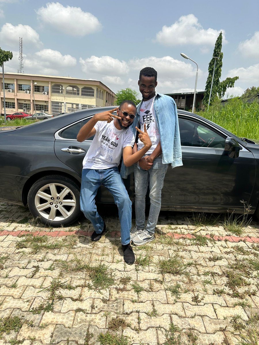 notsahmy's tweet photo. Done with all my undergrad exams, signed out of uni

Did a thing with @plutomaniapopi high tension too 😂😂 https://t.co/gKgdlenrZL
