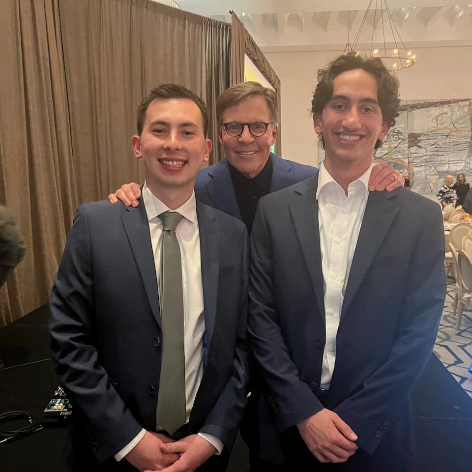 RobinHowardSULA's tweet photo. Vincent Zakian and Luke Bakman, who are studying sports with @NewhouseSULA this semester met broadcasting legend Bob Costas and baseball great Joe Torre. They were helping their instructor Jeff Proctor with the production of Torre's charity event which Costas hosted. https://t.co/hdR5AqSg7U