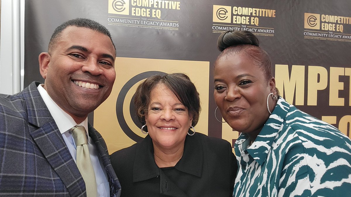 A huge congratulations to @templewbb Diane Richardson for receiving the inaugural Competitive Edge EQ Community Impact Award. Nuff Respect to Founder / Executive Director Lisa Leonard.