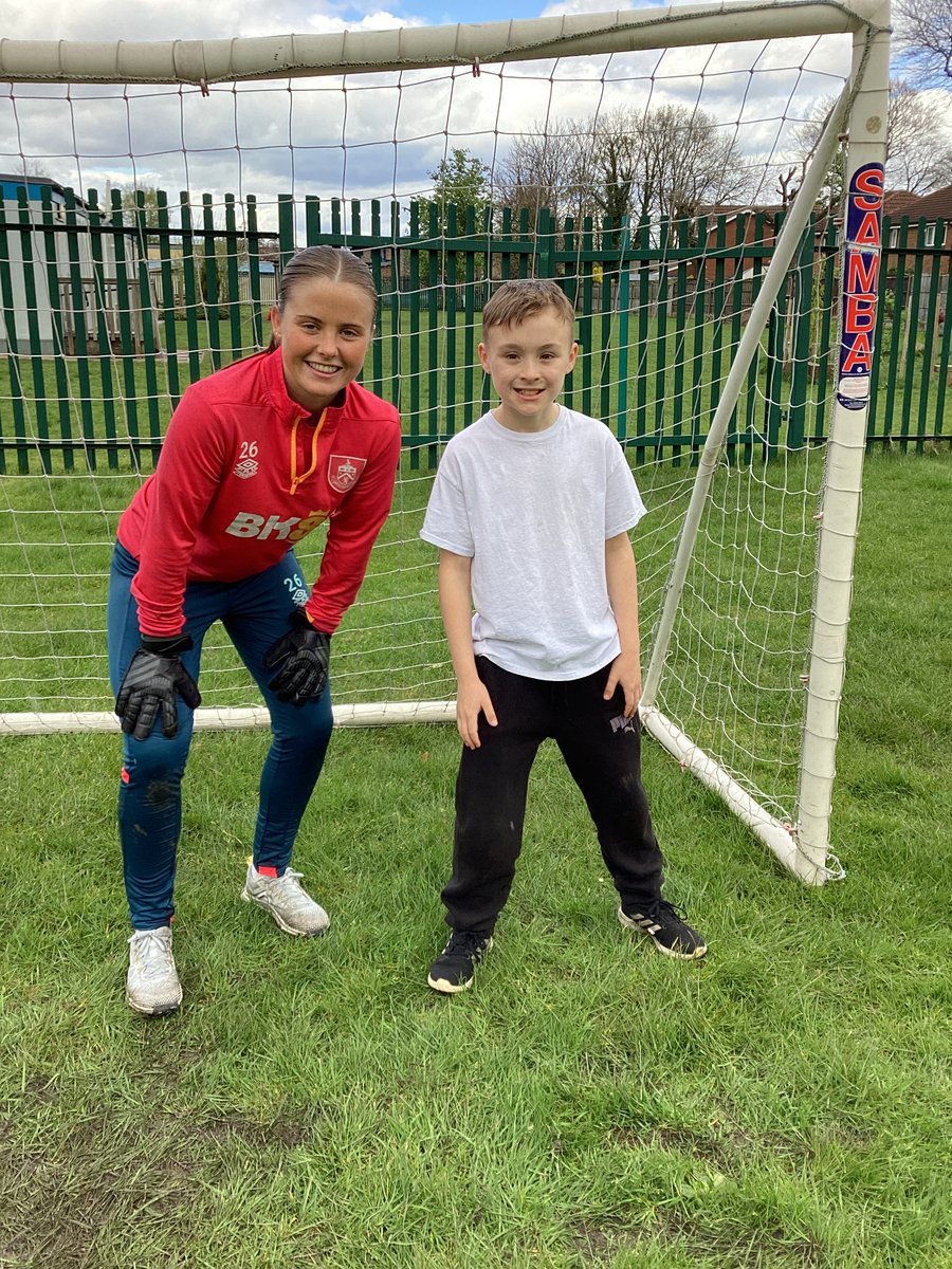 Year 6 enjoyed an amazing visit from Lucy Farrell - this included a presentation about her football career as well as a penalty shootout; followed by autographs and pictures! Thank you Lucy - it was amazing!