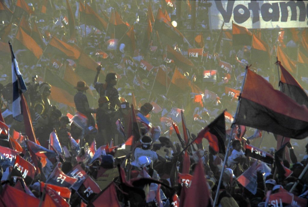 <a href="/FerminVallejos1/">Fermín</a> Te faltaron las siguientes victorias del Comandante:

1. La revolución en 1979.
2. La guerra vs la contra -EEUU
3. Los 16 años de resistencia vs el neoliberalismo
4. Las victorias electorales seguidas y aplastantes a la derecha y los liberales.

#SomosPLOMO19