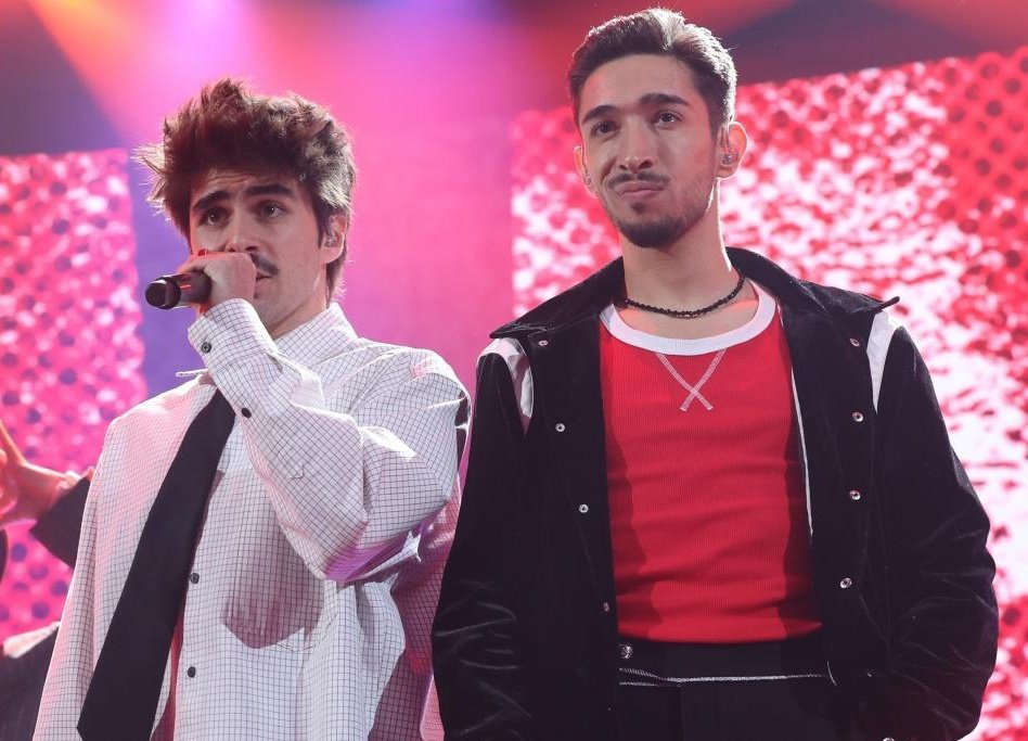 TwitteandOT's tweet photo. Que no lloraré si no pasa, pero si al final Paul Thin tiene más canciones, que una de ellas sea LGB, por favor y gracias 💚
#giraingot23 https://t.co/RNM4zqEIII