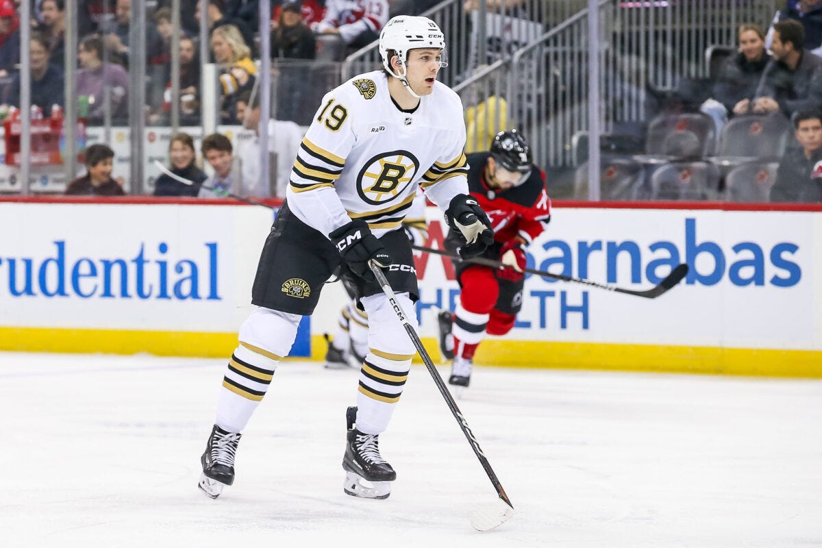 The Boston Bruins have recalled C John Beecher and D Mason Lohrei from Providence (AHL).

#NHLBruins 

(📷: Jess Starr)