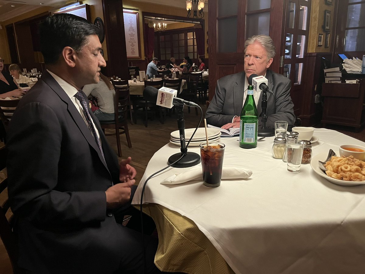 Join us at @CarminesNYC in DC's Penn Quarter for epic quantities of rigatoni, calamari and garlic bread - and an equally delicious conversation with California Congressman @RoKhanna! podcasts.apple.com/us/podcast/the…