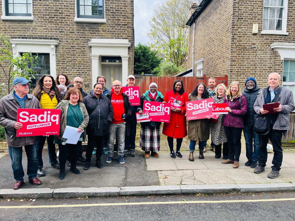 Great start to our big campaign weekend for @SadiqKhan in Peckham. Thank you to @SouthwarkLabour for coming out. Lots of support in Rye Lane today! Looking forward to some great conversations on the doorstep this weekend.💪🏾👏🏾