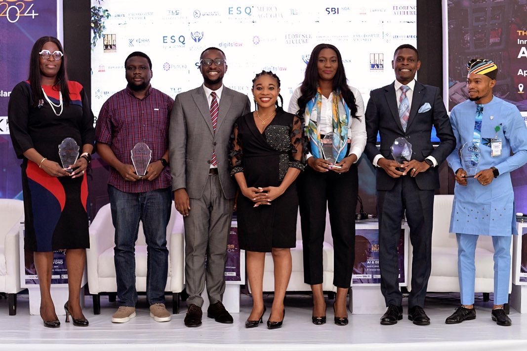 Pavestones tweet media