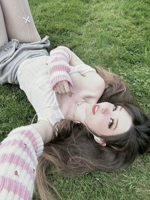 Why was i born as Belle Delphine and not Bella Swan from twilight? life is so unfair >:(( i want to pick