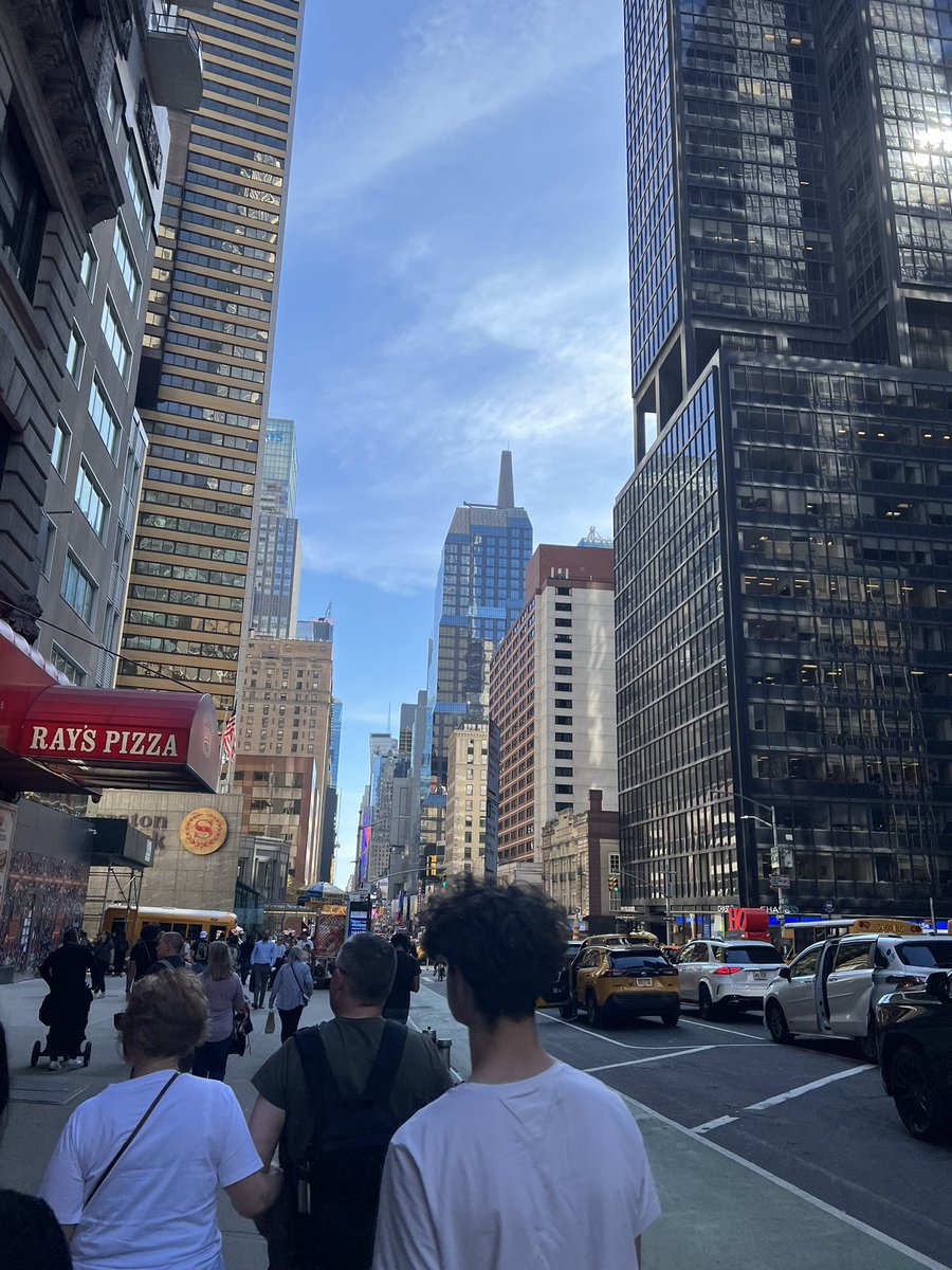 Rwjhtheatre's tweet photo. What an INCREDIBLE week learning about arts magnet programs in the THEATRE CAPITAL OF THE WORLD! Thank you #msa2024 West can’t wait to take om new challenges from what we’ve learned #ExceedtheVision https://t.co/AMwnEdlEPN