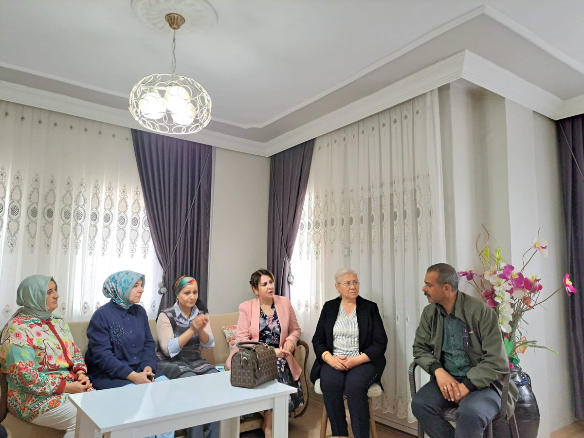 📍Ceyhan
İstiklal Mahallesi’nde ikmet eden şehit Öner Tekemen'in ailesini ziyaret ettik. 
#ŞehitlerÖlmez #EmanetlerinizKıymetlilerimiz