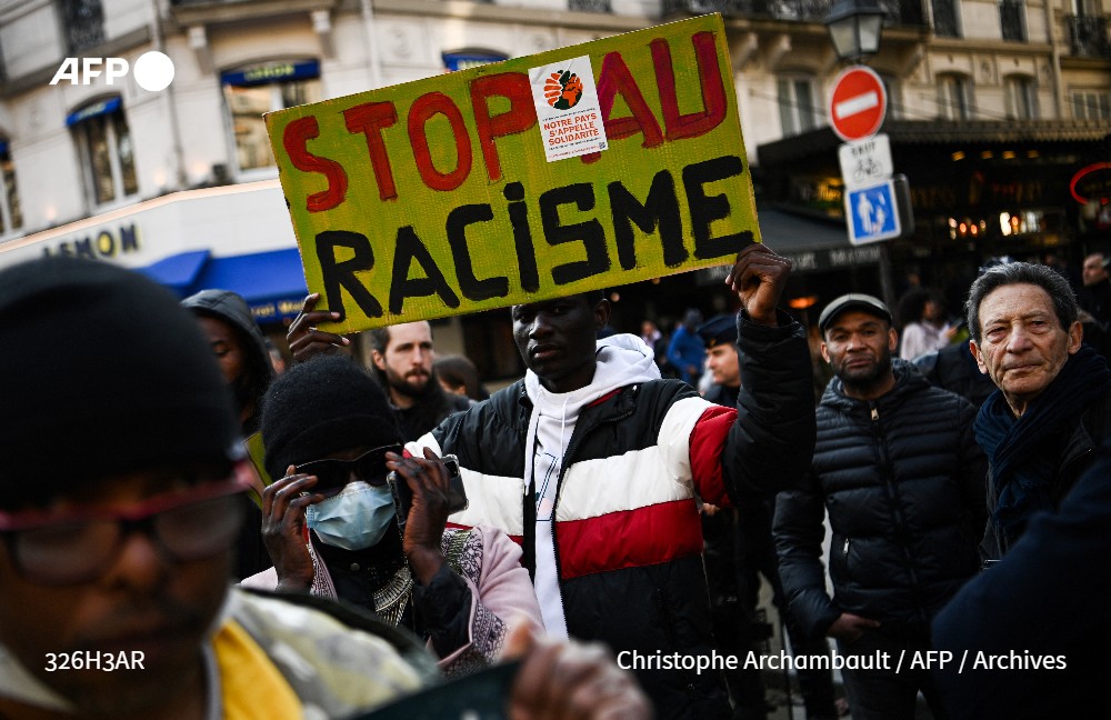 afpfr's tweet photo. La justice a décidé de suspendre l'interdiction préfectorale d'une marche contre le racisme et l'islamophobie prévue dimanche à Paris, estimant qu'elle portait "une atteinte grave et manifestement illégale à la liberté de manifestation" #AFP https://t.co/T7rc0bppoW