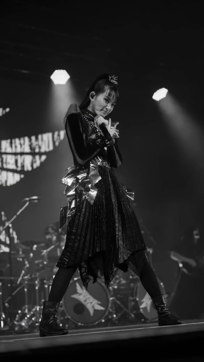 She's a vision of perfection ✨

#SUMETAL #BABYMETAL