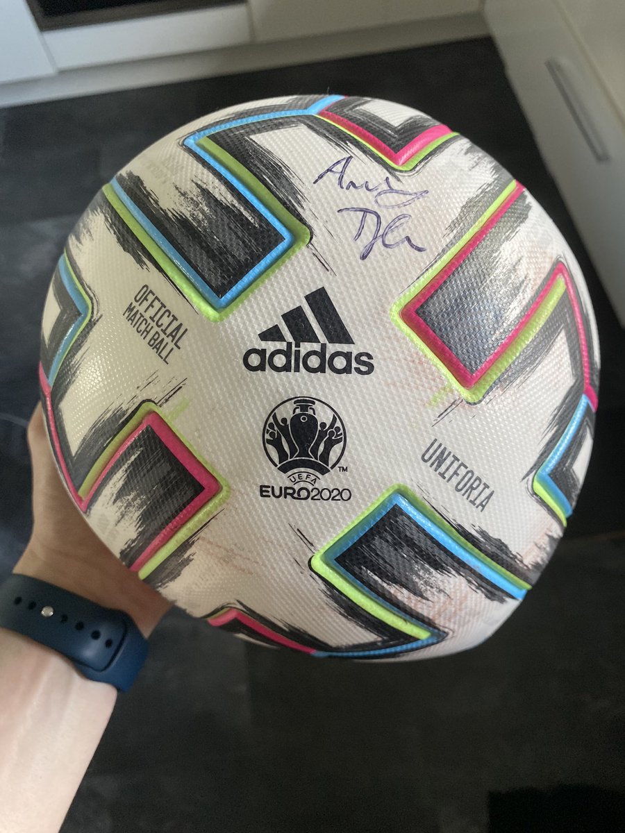 SteHewitt1993's tweet photo. Thank you so much official premier league/World Cup referree Mr Anthony Taylor for donating this official euro 2020 official ball. 

I will be auctioning this off to raise money towards my ACL surgery

https://t.co/O6Kxpr7OTI https://t.co/2LuhEkowI9