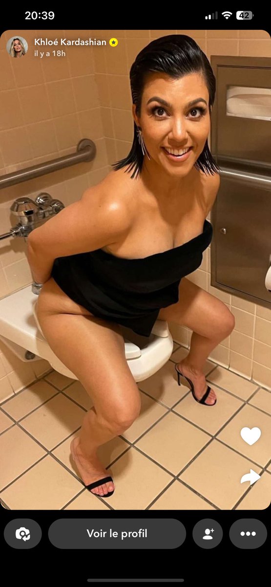 PharaonCleop's tweet photo. Les #Kardashian se lâchent.
Attendez-vous donc à bientôt avoir ce genre de contenu de la part de nos #influvoleurs à #Dubai
#millajasmine #sarahfraisou #poupettekenza https://t.co/ICRFvRpNDj