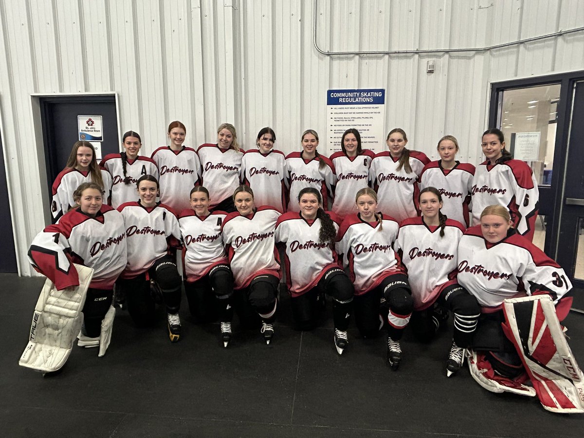 dcfemalehockey's tweet photo. We’re first place in our division after the round robin. Crossovers start 8:00 am tomorrow! #GoDC #RNFLDRHockey #favouritetournamentoftheyear https://t.co/d1zEIjZwt0