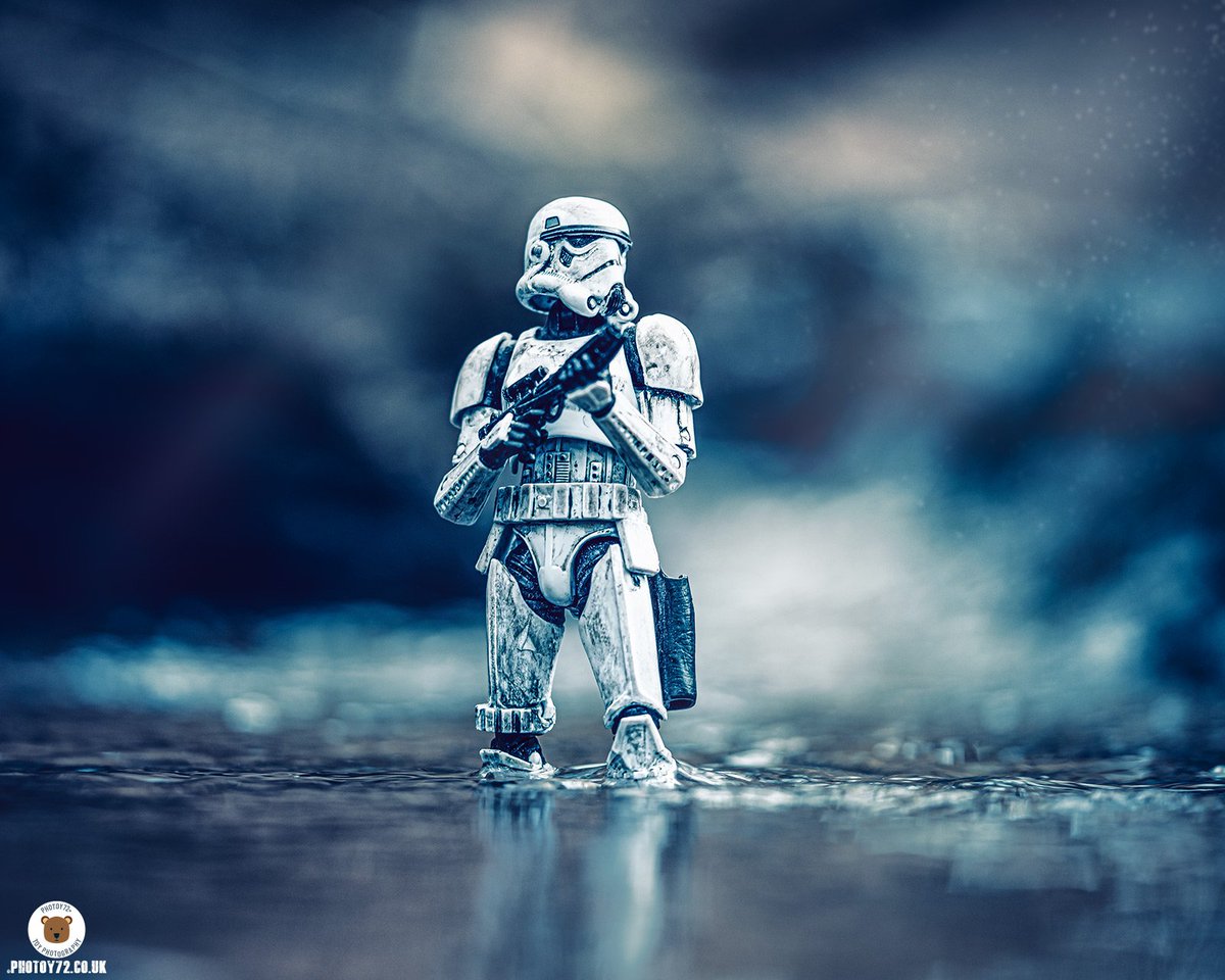 Good old Black Series Stormtrooper out on a damp patrol. 

I need some wellies. 

@Hasbro #StarWars #starwarstheblackseries #scifi #stormtrooper #toyphotography #popculture #toyart