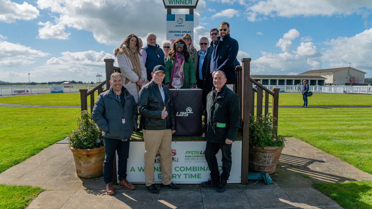 This week we took the Team Wales Business Club to Ffos Las Racecourse🐎

A great Q&amp;A panel from @WatkinDavies and <a href="/MauveGroup/">Mauve Group</a>👏

<a href="/FfosLasRC/">Ffos Las Racecourse</a> General Manager Kevin Hire went above and beyond to host our guests

Diolch to our headline partner <a href="/cardiffmet/">Cardiff Metropolitan University</a> for supporting #TîmCymru 🏴󠁧󠁢󠁷󠁬󠁳󠁿