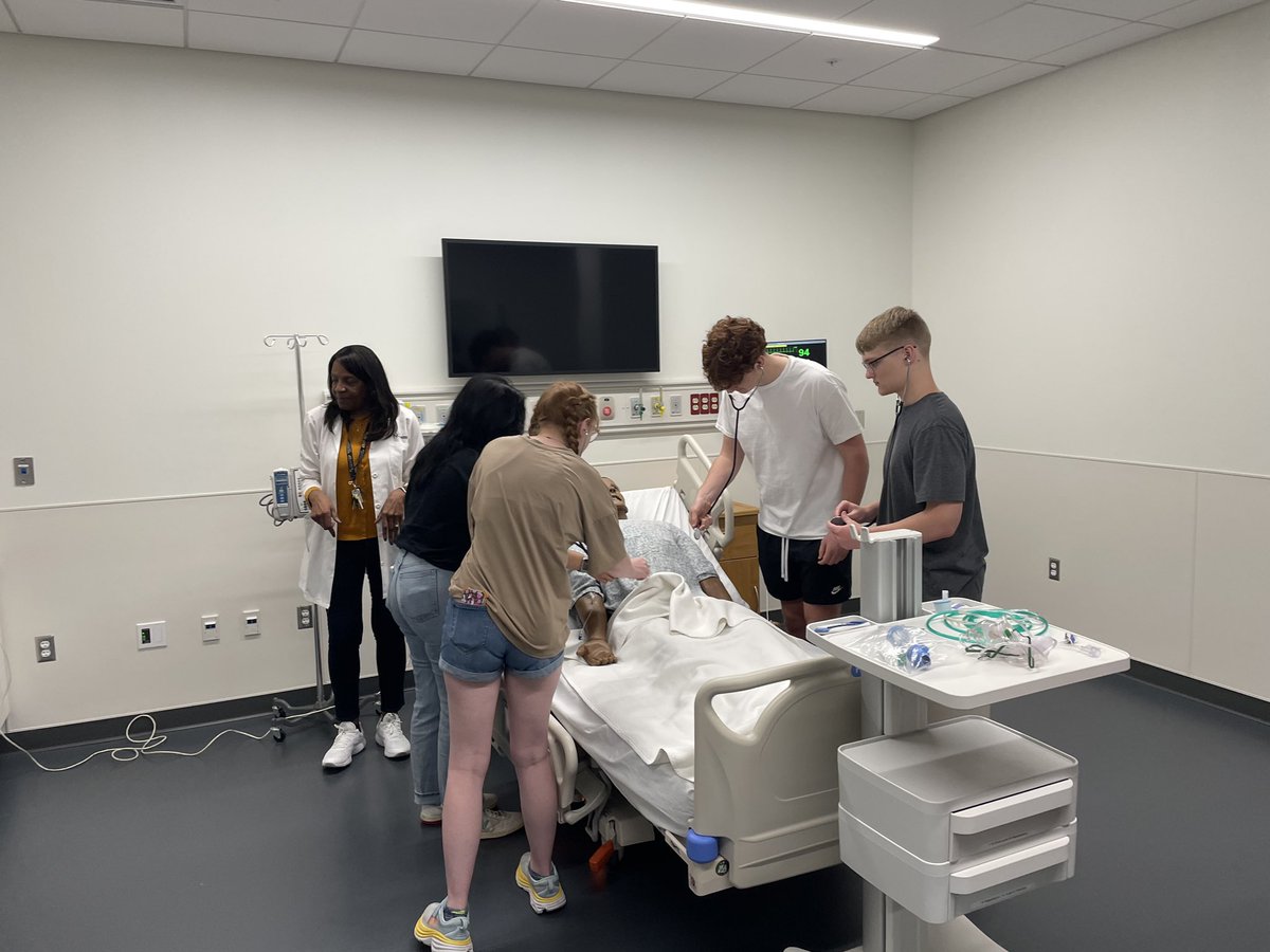 MrsPowellCCHS's tweet photo. NKU HIC Sim lab tour Pt. 2 
@NKUIHI @nkuedu https://t.co/NMCdh3MFx4